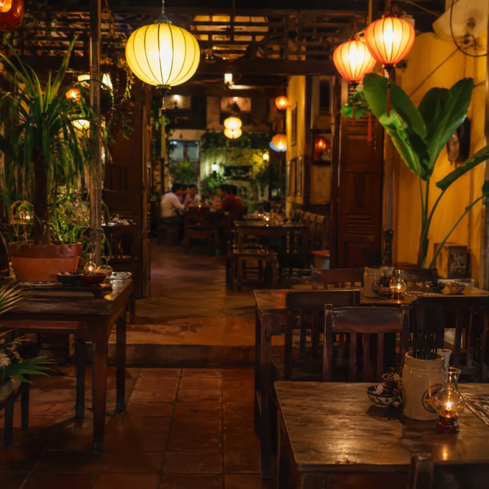Khu bàn ghế khách ngồi